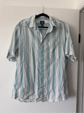 H&M Resort Fit Blue & White Striped Short Sleeve Button-Up | Size L